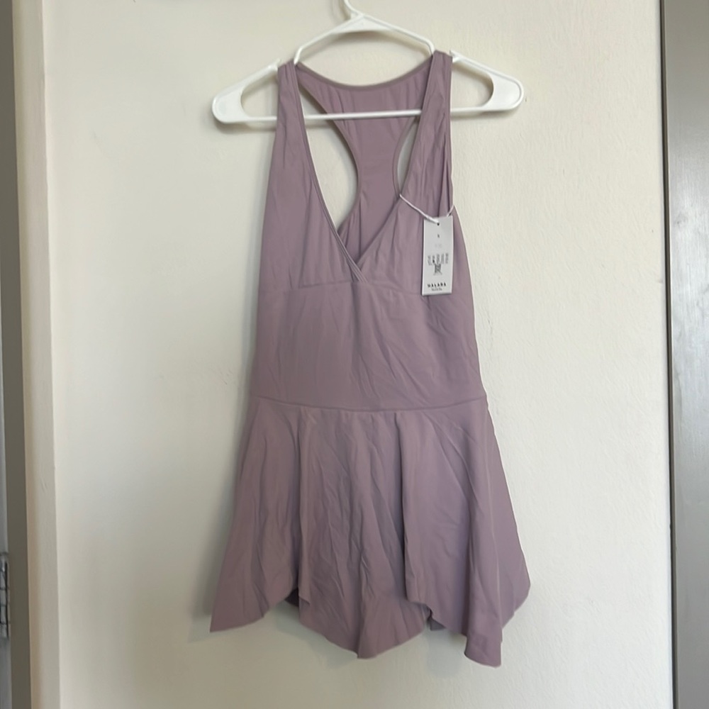 HALARA rose active V-neck sleeveless Hilton shorts with side pocket